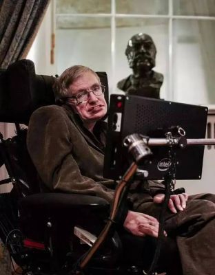 霍金死前的恐怖视频原版?霍金死时候的视频?