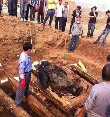 1995年成都僵尸咬人事件?95年成都僵尸咬人视频?
