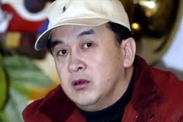 2012年春晚不该出现的人,2012年春晚不该出现的人物是谁